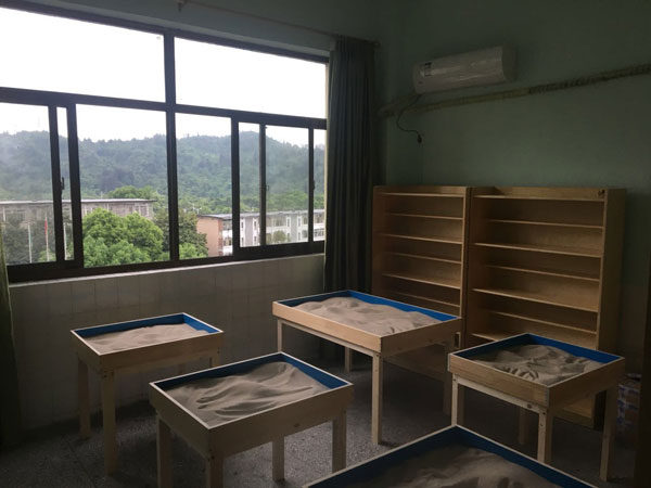 学校心理沙盘治疗室设备介绍(图1) 学校心理沙盘治疗室设备介绍(图1)