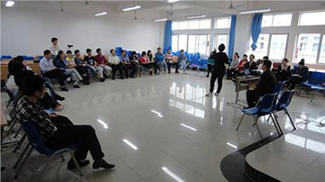 如何在大学生中开展团体心理辅导