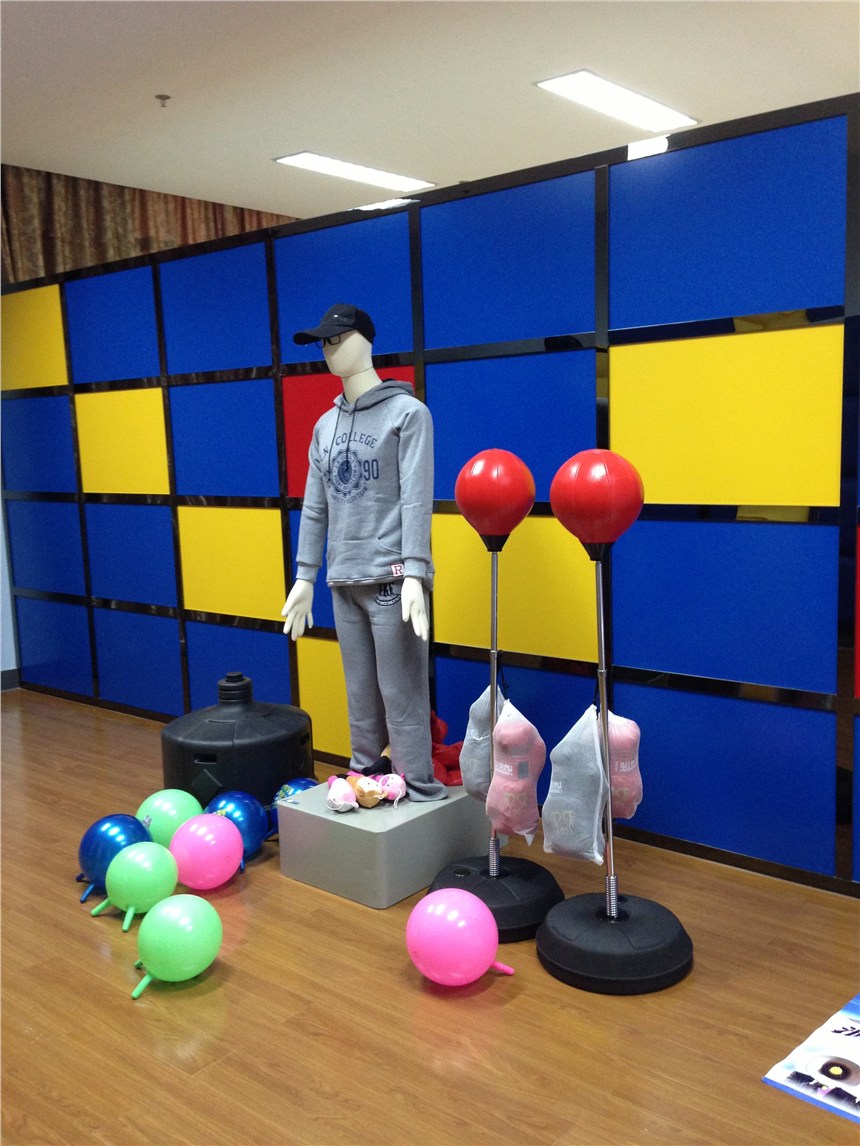 心理宣泄室方案设计(图2) 心理宣泄室方案设计(图2)